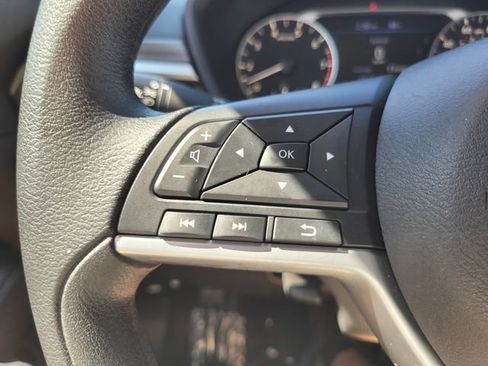Certified 2025 Nissan Altima 2.5 SV FWD image 28