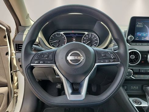 Used 2024 Nissan Sentra SV FWD image 19