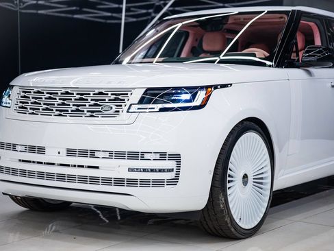 Used 2026 Land Rover Range Rover Long Wheelbase SE AWD/4WD image 3