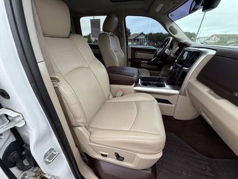 Used 2016 RAM 1500 Laramie w/ Convenience Group image 11