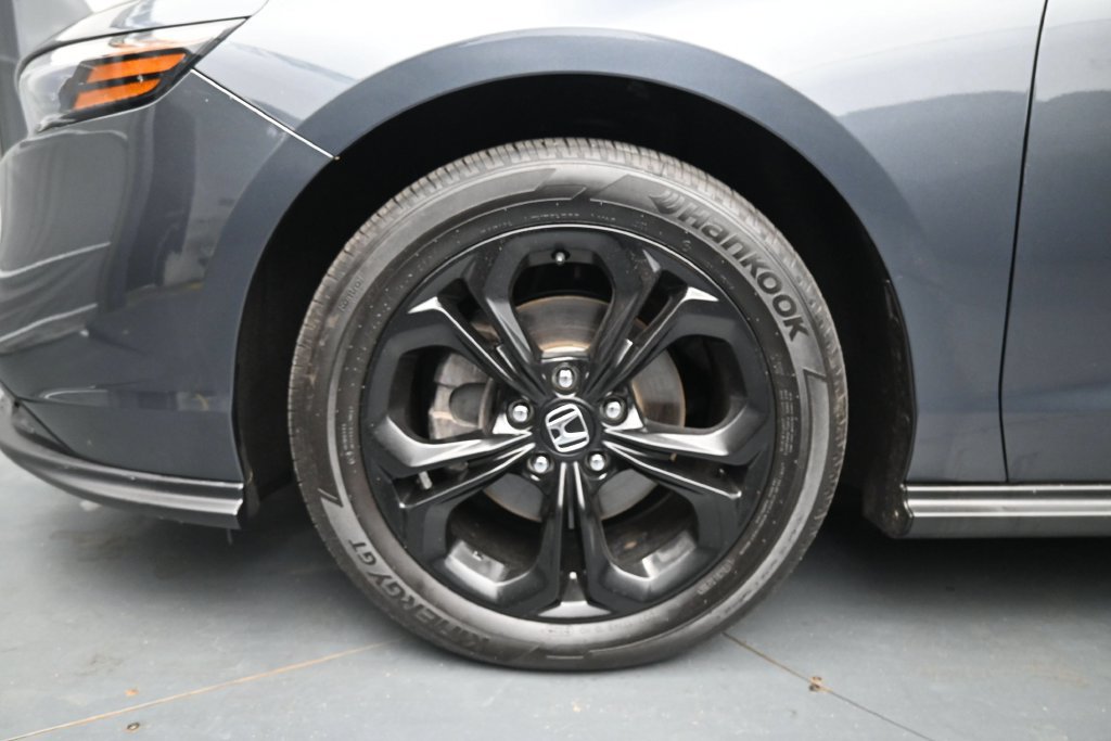 Used 2025 Honda Accord SE image 11