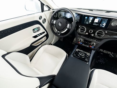 Used 2025 Rolls-Royce Spectre w/ Spectre Launch Package image 24