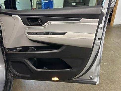 Used 2019 Honda Odyssey EX-L image 17