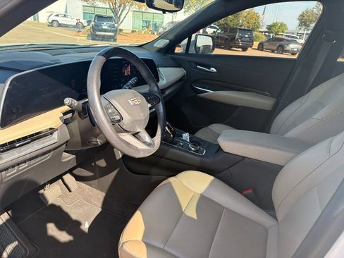 Used 2024 Cadillac XT4 Premium Luxury w/ Technology Package AWD/4WD image 7