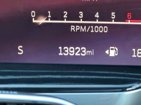 Used 2025 Cadillac Escalade Sport w/ Touring Package image 32