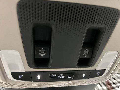 New 2025 Honda Pilot Touring image 20