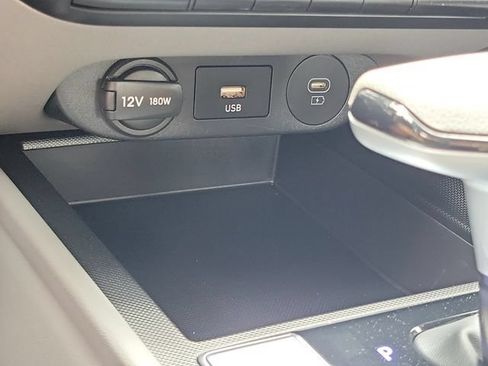 Certified 2026 Hyundai Elantra SE FWD image 12