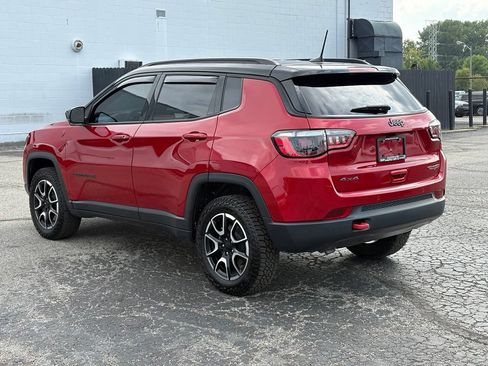 Used 2024 Jeep Compass Trailhawk w/ Trailhawk Convenience Group AWD/4WD image 7