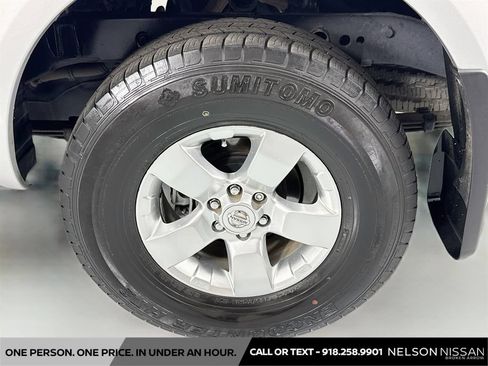 Used 2010 Nissan Frontier SE AWD/4WD image 27
