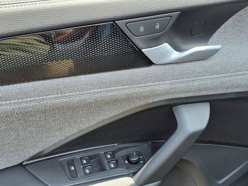 New 2025 Volkswagen Tiguan S w/ 18" Wheel Package image 11