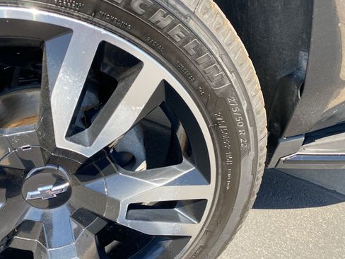 Used 2018 Chevrolet Tahoe Premier AWD/4WD image 21
