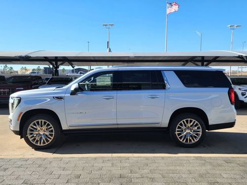 New 2026 GMC Yukon XL Denali w/ Sun & Power Step Package image 6