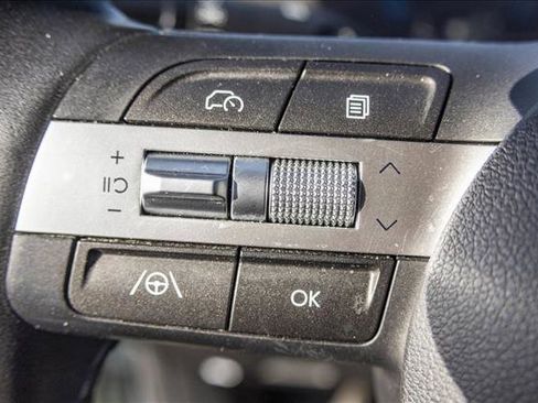 Used 2024 Hyundai Kona SEL image 14