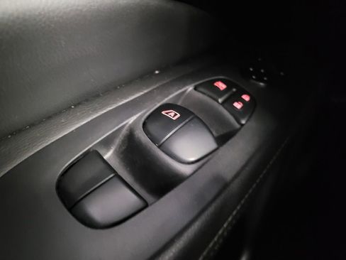 Used 2019 Nissan Pathfinder S FWD image 27