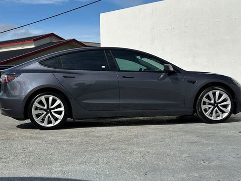Used 2023 Tesla Model 3 Standard Range image 2