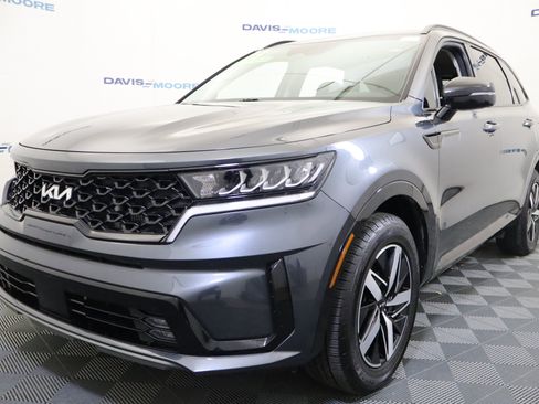 Used 2023 Kia Sorento EX image 11