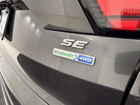 Used 2018 Ford Escape SE AWD/4WD image 9