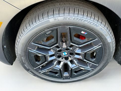 New 2026 BMW iX xDrive60 w/ M Sport Package image 25