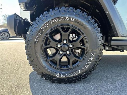 Used 2023 Jeep Wrangler Sport AWD/4WD image 40
