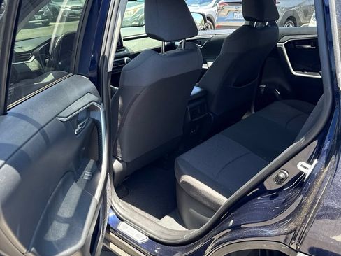 Used 2020 Toyota RAV4 XLE w/ Carpet Mat Package AWD/4WD image 3