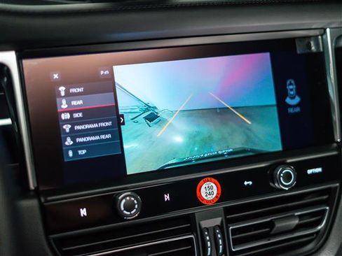 Certified 2026 Porsche Macan AWD/4WD image 24