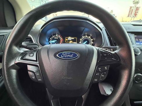 Used 2016 Ford Edge SE image 44