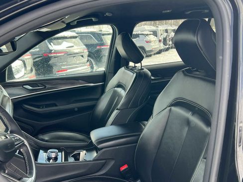 Used 2024 Jeep Grand Cherokee L Limited w/ Black Appearance Package image 17