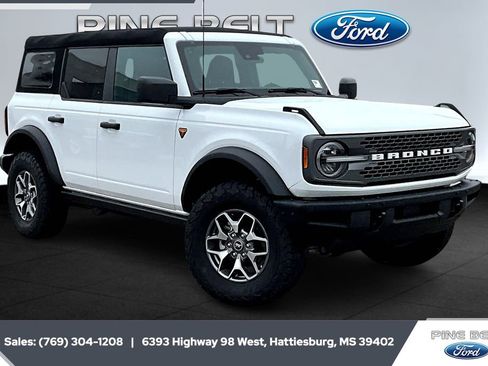 Used 2024 Ford Bronco Badlands image 1