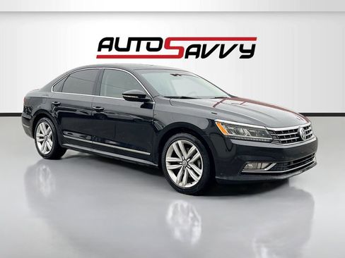 Used 2017 Volkswagen Passat 1.8T SE FWD image 1