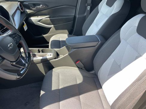 Used 2025 Chevrolet Trax RS w/ Driver Confidence Package FWD image 20