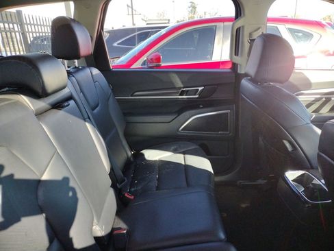 Used 2025 Kia Telluride LX image 5