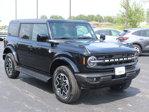 New 2025 Ford Bronco Outer Banks AWD/4WD image 7