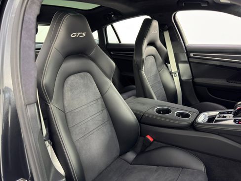 Used 2019 Porsche Panamera GTS image 40