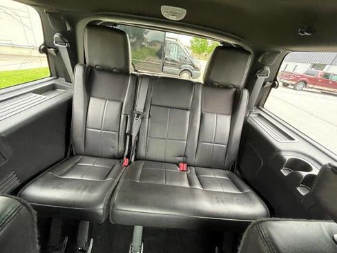 Used 2012 Lincoln Navigator 4WD image 28