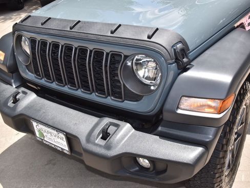 Used 2024 Jeep Wrangler Sport AWD/4WD image 40