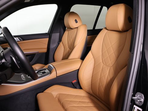 Used 2023 BMW X5 xDrive40i w/ M Sport Package image 32