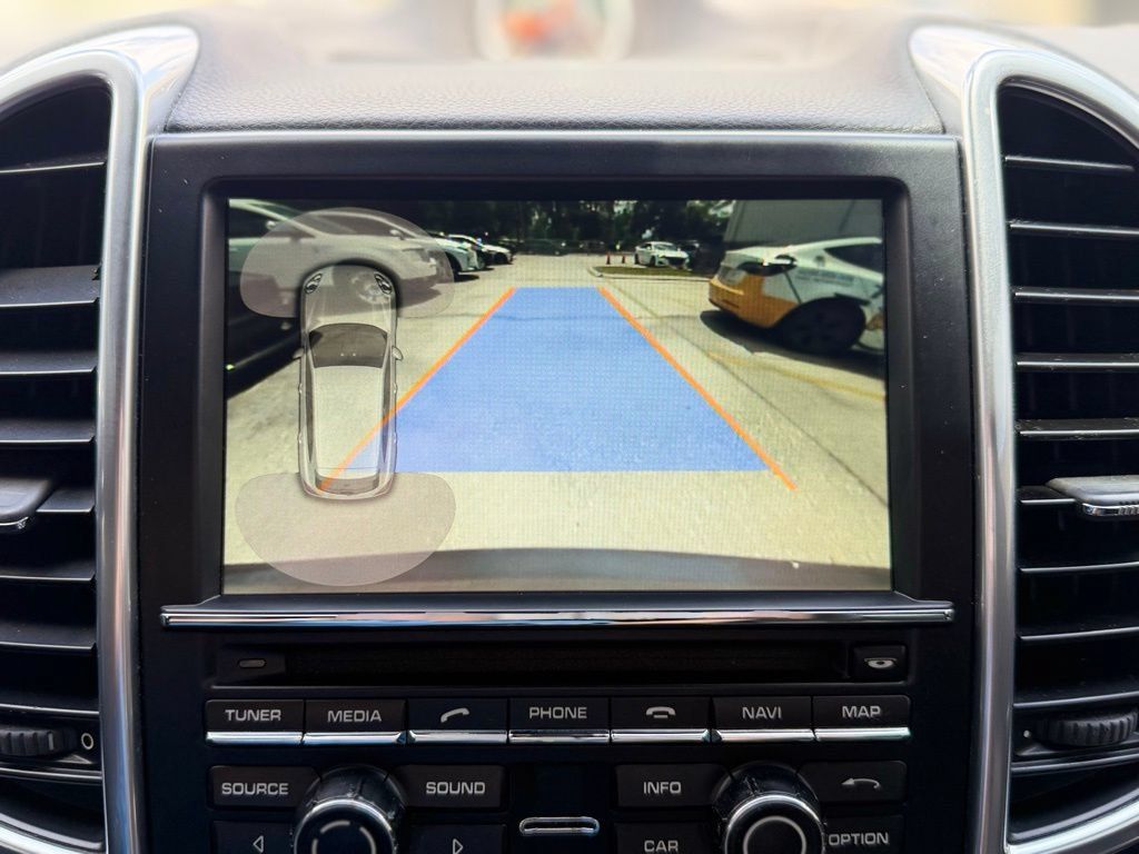 Used 2016 Porsche Cayenne AWD/4WD image 30
