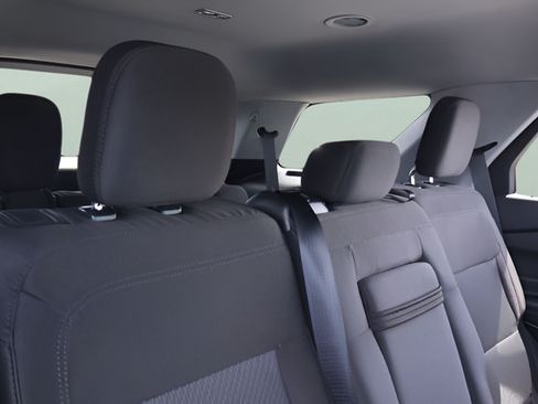 Used 2023 Ford Explorer XLT AWD/4WD image 15