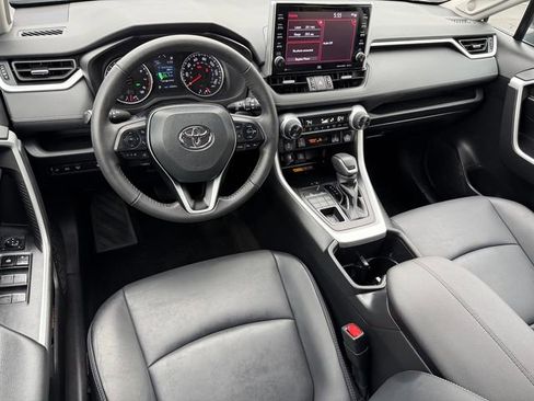 Certified 2022 Toyota RAV4 XLE Premium AWD/4WD image 33