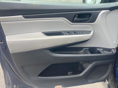 Used 2019 Honda Odyssey EX image 11