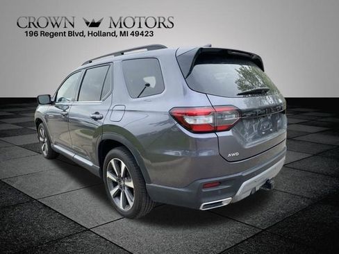 Used 2024 Honda Pilot Elite image 11