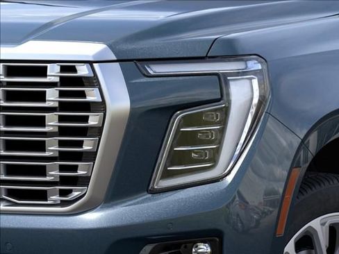 New 2026 GMC Yukon Denali w/ Denali Reserve Package AWD/4WD image 10