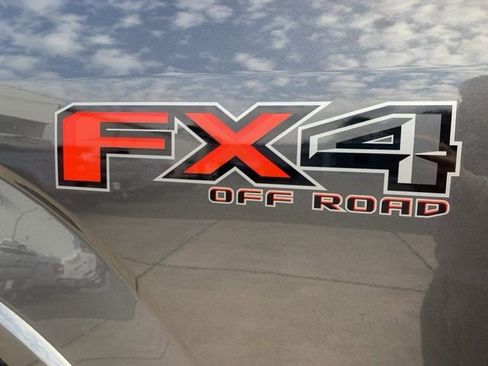 Used 2019 Ford F150 Lariat w/ FX4 Off-Road Package image 10