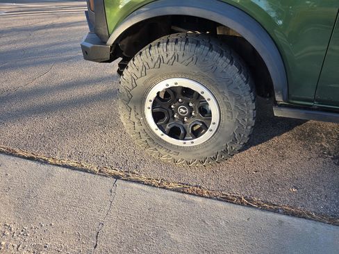 Used 2022 Ford Bronco Badlands image 9