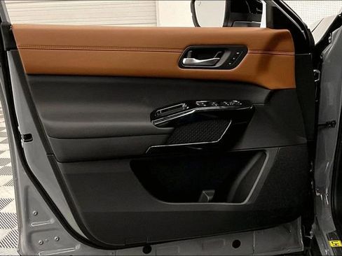 New 2026 Nissan Pathfinder Platinum image 34