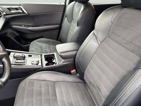 Used 2024 Mitsubishi Outlander SE image 25