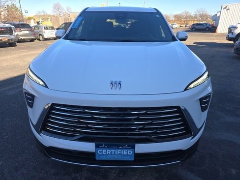 Certified 2025 Buick Enclave Preferred image 8