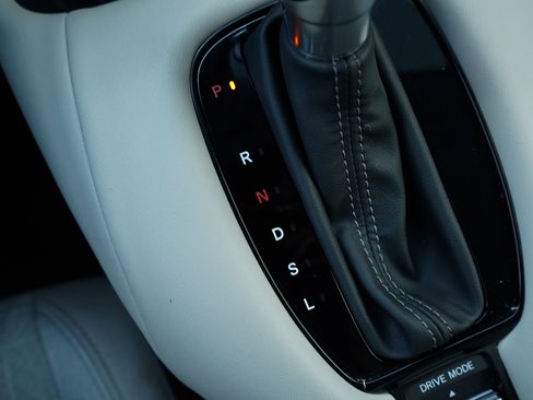 Certified 2024 Honda HR-V LX image 30