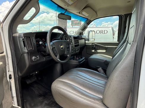 Used 2019 Chevrolet Express 3500 Extended w/ Power Convenience Package RWD image 6