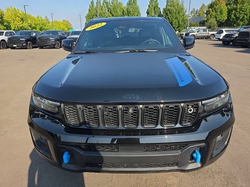 Certified 2022 Jeep Grand Cherokee Trailhawk w/ Advanced Protech Group II AWD/4WD image 8